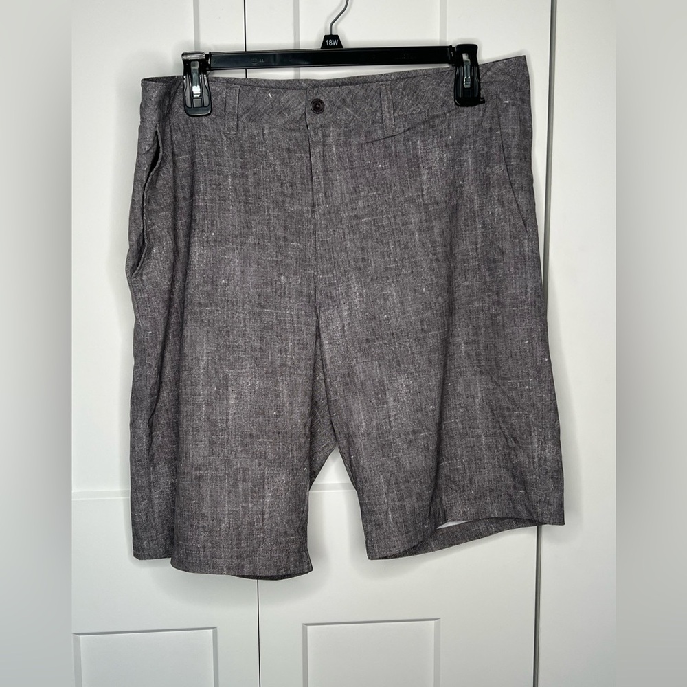 Travis Mathew Heathered Gray Golf Preppy Shorts Men’s Size 38